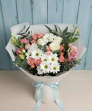Букет цветов из:  Розы, Лизиантусы и Хризантемы в Цветочный