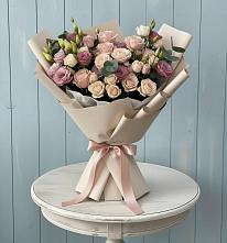 Букет цветов из:  Розы и Лизиантусы в Цветочный