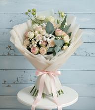 Букет цветов из:  Розы и Лизиантусы в Цветочный
