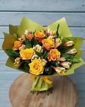 Букет цветов из:  Альстромерии и Розы в Цветочный
