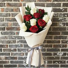 Букет цветов из:  Розы #REPLACE_PRED# Цветочный