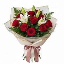 Букет цветов из:  Лилии и Розы в Цветочный