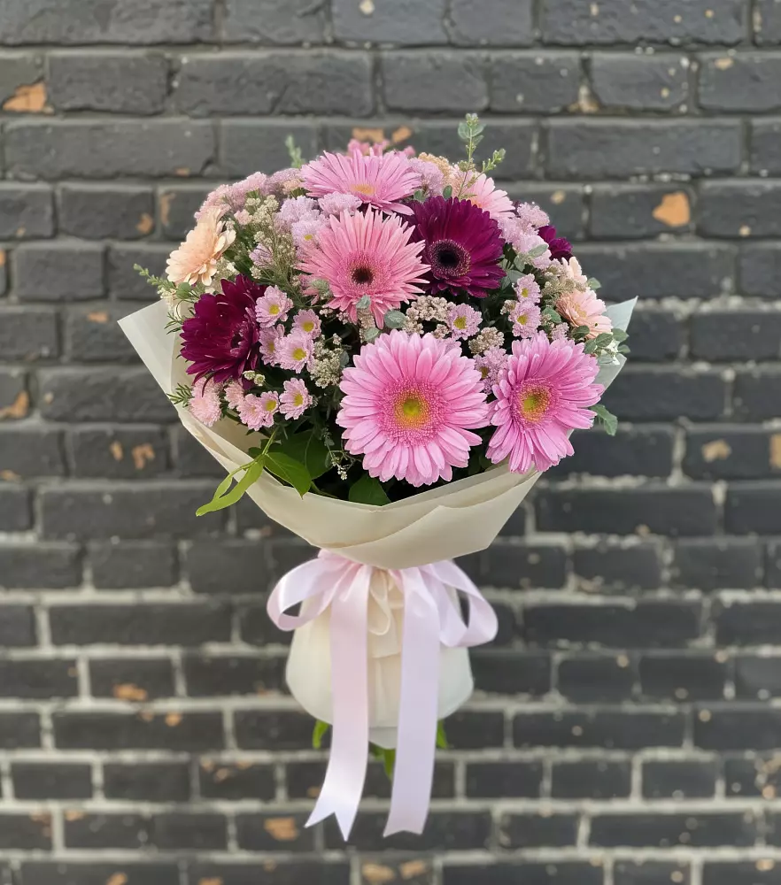 Букет цветов из: Герберы и Хризантемы в Цветочный