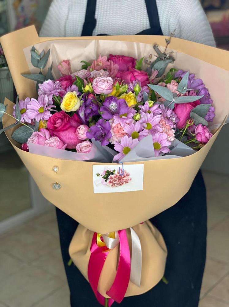 Букет цветов из: Хризантемы, Гвоздики и Альстромерии в Цветочный