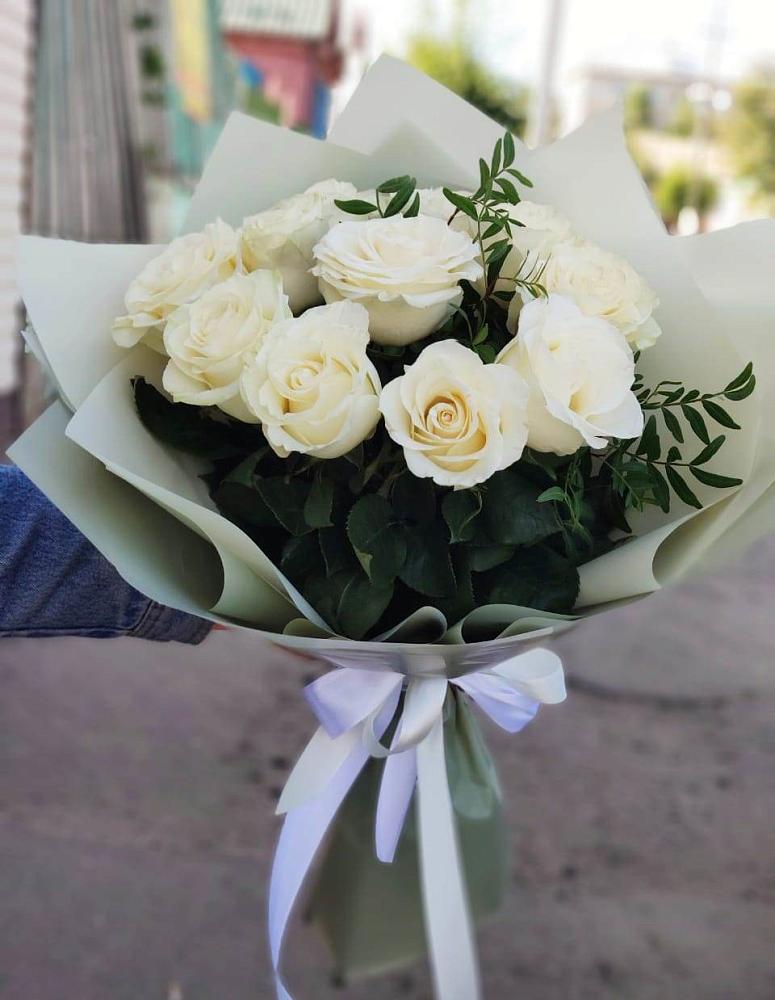 Букет Белые розы Проуд в Цветочный
