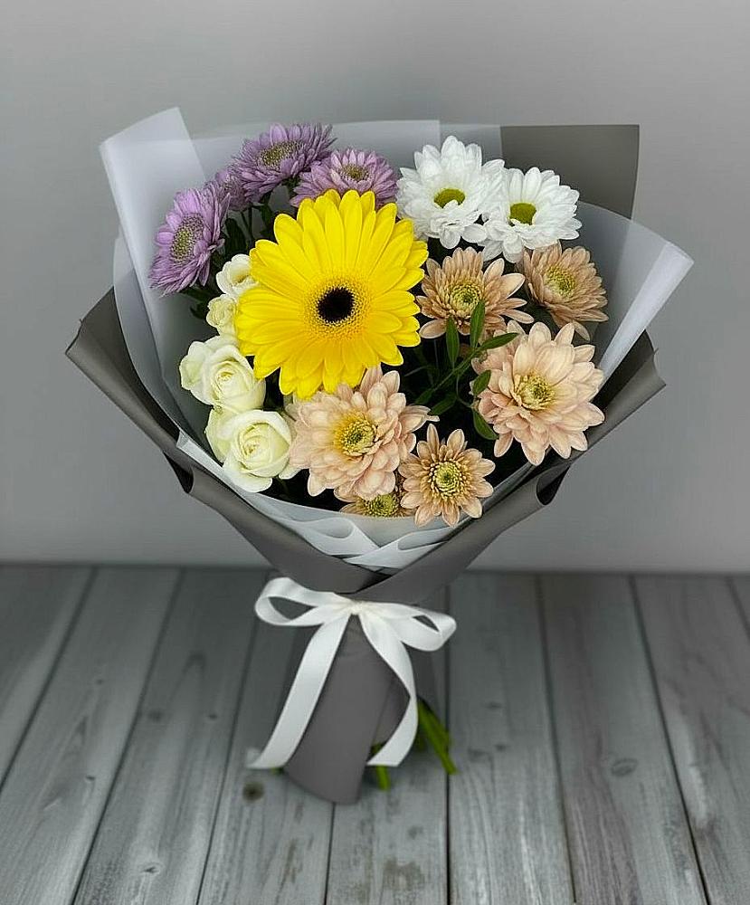 Букет цветов из: Розы, Герберы и Хризантемы в Цветочный