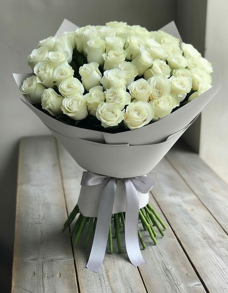 Букет 35 Белых роз в Цветочный