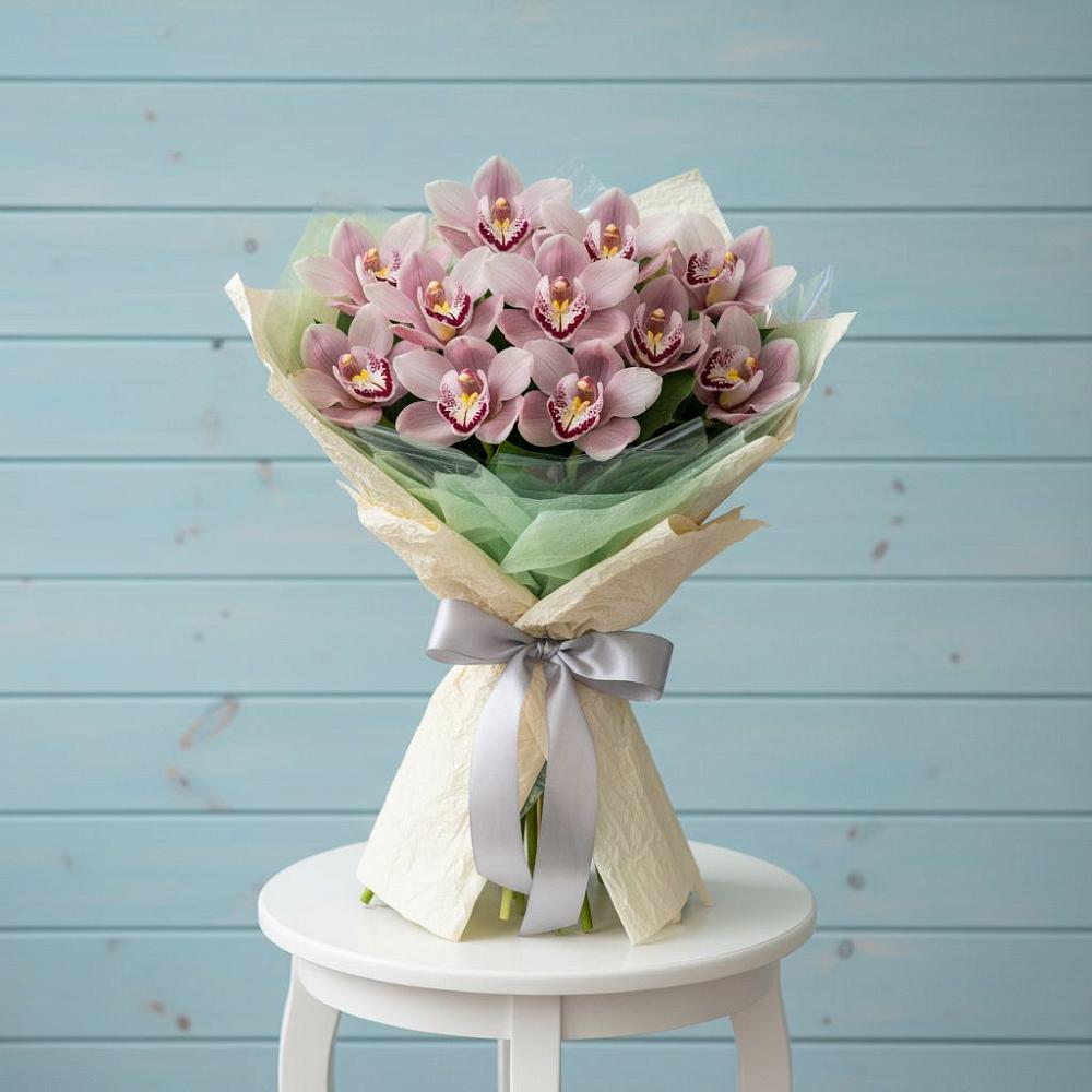 Букет цветов из: Орхидеи и Розы в Цветочный