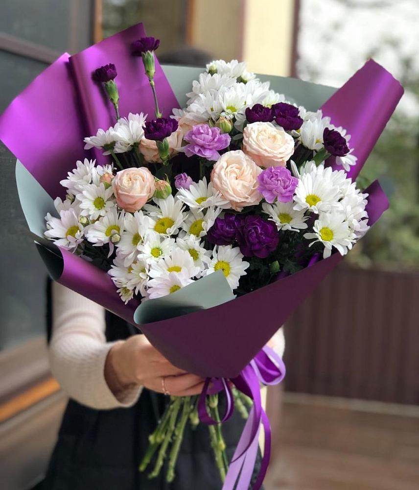 Букет цветов из: Хризантемы, Гвоздики и Розы в Цветочный