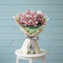 Букет цветов из:  Орхидеи и Розы в Цветочный