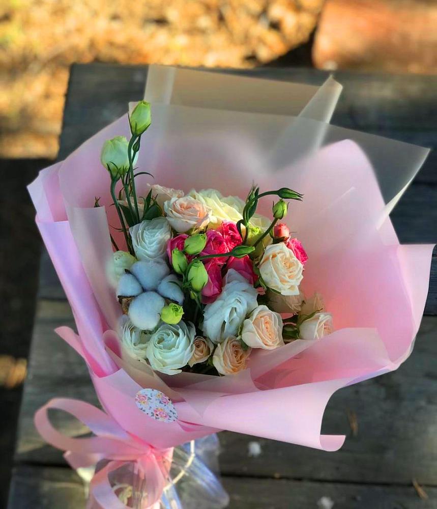 Букет цветов из: Розы и Лизиантусы в Цветочный