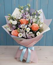 Букет цветов из:  Лизиантусы, Розы, Альстромерии и Гипсофила #REPLACE_PRED# Цветочный