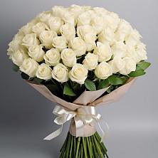 Букет 101 беля роза Белоснежка в Цветочный