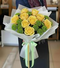 Букет цветов из:  Хризантемы и Розы в Цветочный