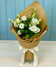 Букет цветов из:  Хризантемы и Лизиантусы в Цветочный