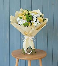 Букет цветов из:  Хризантемы и Розы в Цветочный