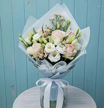 Букет цветов из:  Розы и Лизиантусы в Цветочный