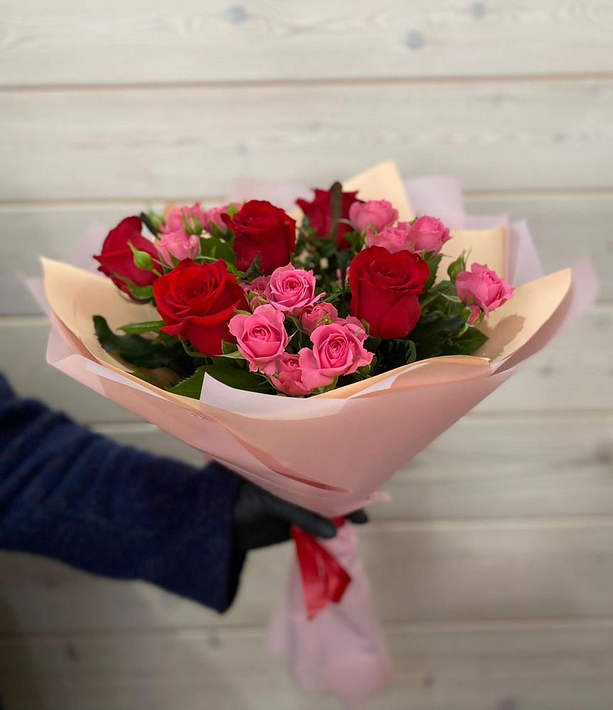 Букет цветов из: Розы в Цветочный