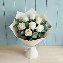 Букет Белые розы в Эвкалипте в Цветочный