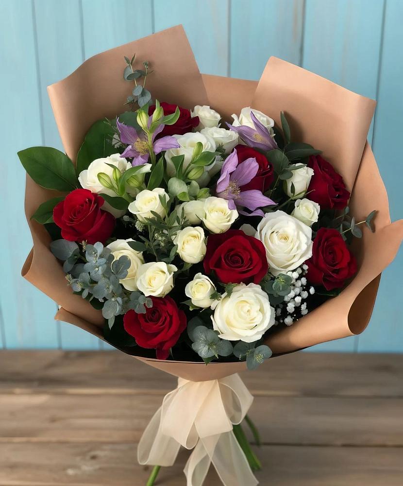 Букет цветов из: Розы и Альстромерии в Цветочный
