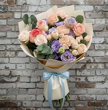 Букет цветов из:  Розы, Лизиантусы и Гвоздики в Цветочный